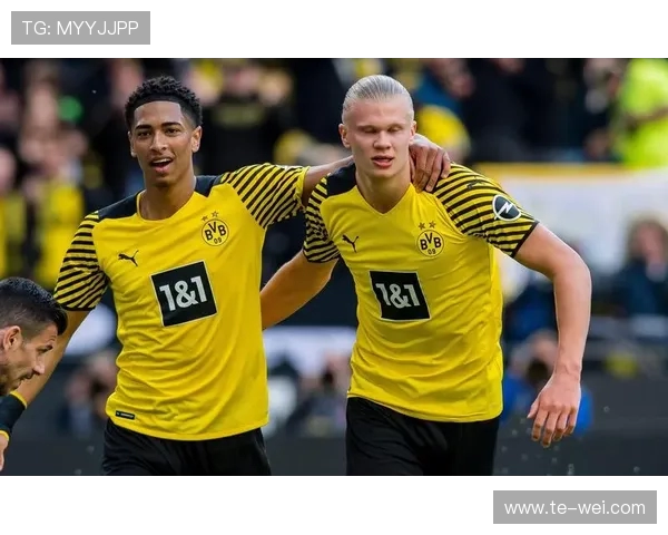 贝林厄姆弟弟多特首秀破门！天才中场接班兄长引期待